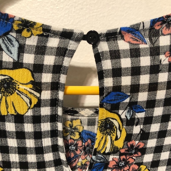 Charming ONE ❤️ CLOTHING. Los Angeles Spring top size Large. NWOT - Picture 6 of 9